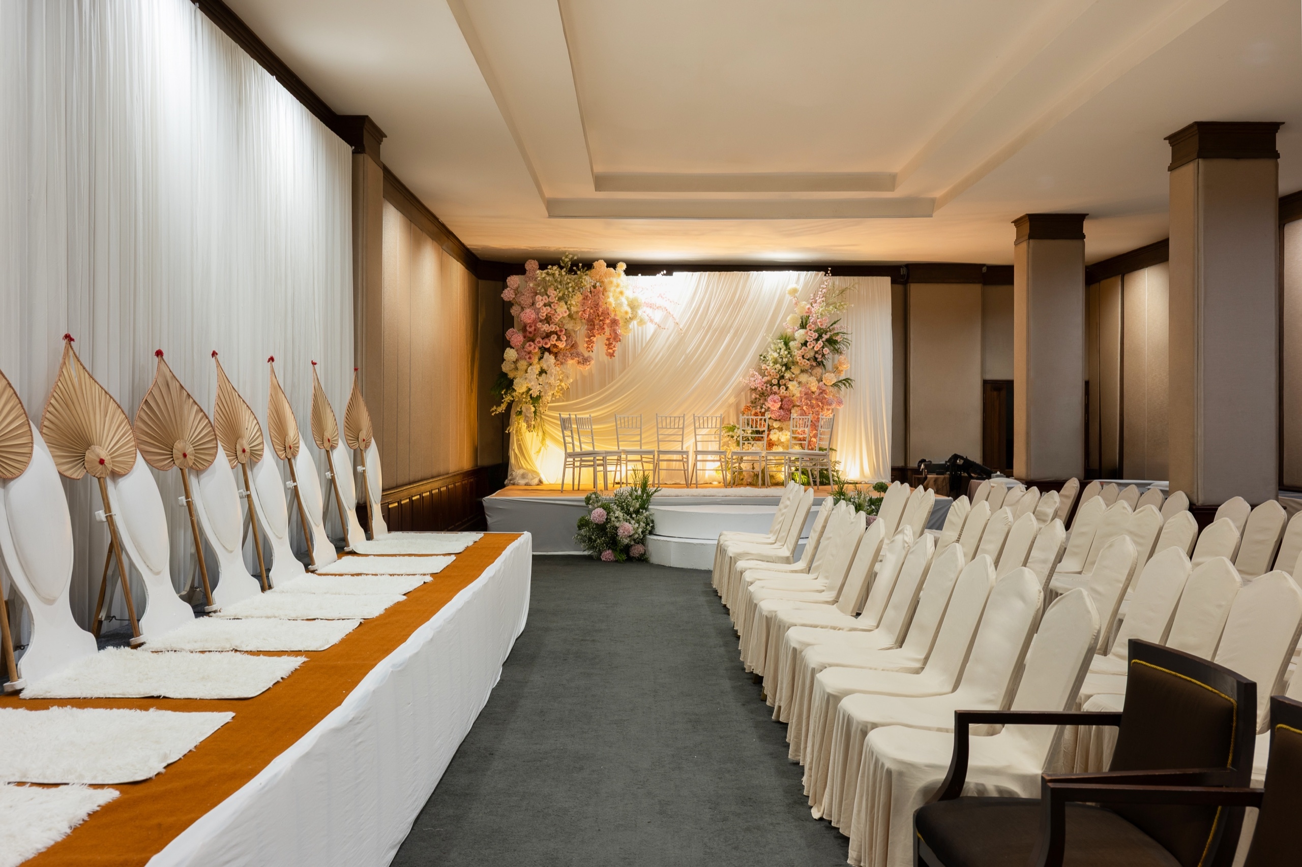Busarakam Room arranged for an engagement ceremony at Sri U-Thong Grand Hotel