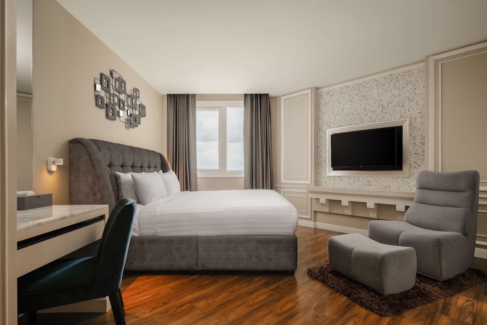 Premier Suite at Sri U-Thong Grand Hotel