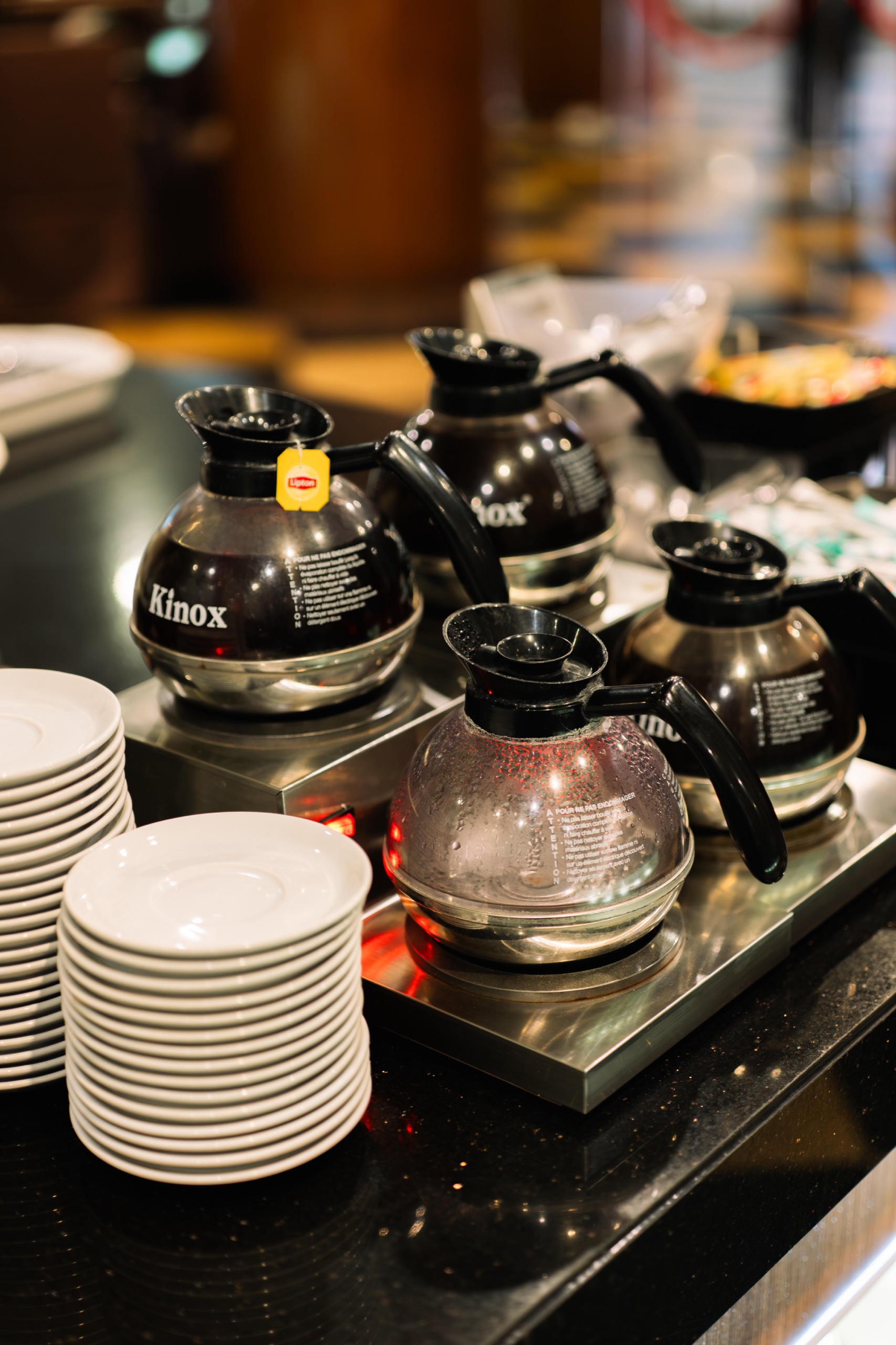 มุมกาแฟสดและชาร้อน โรงแรมศรีอู่ทองแกรนด์ สุพรรณบุรี