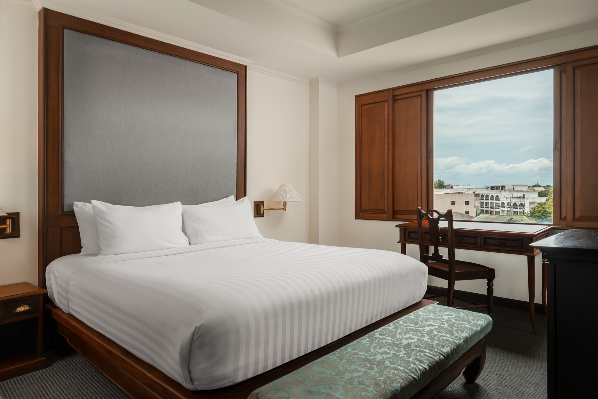 Studio Suite at Sri U-Thong Grand Hotel