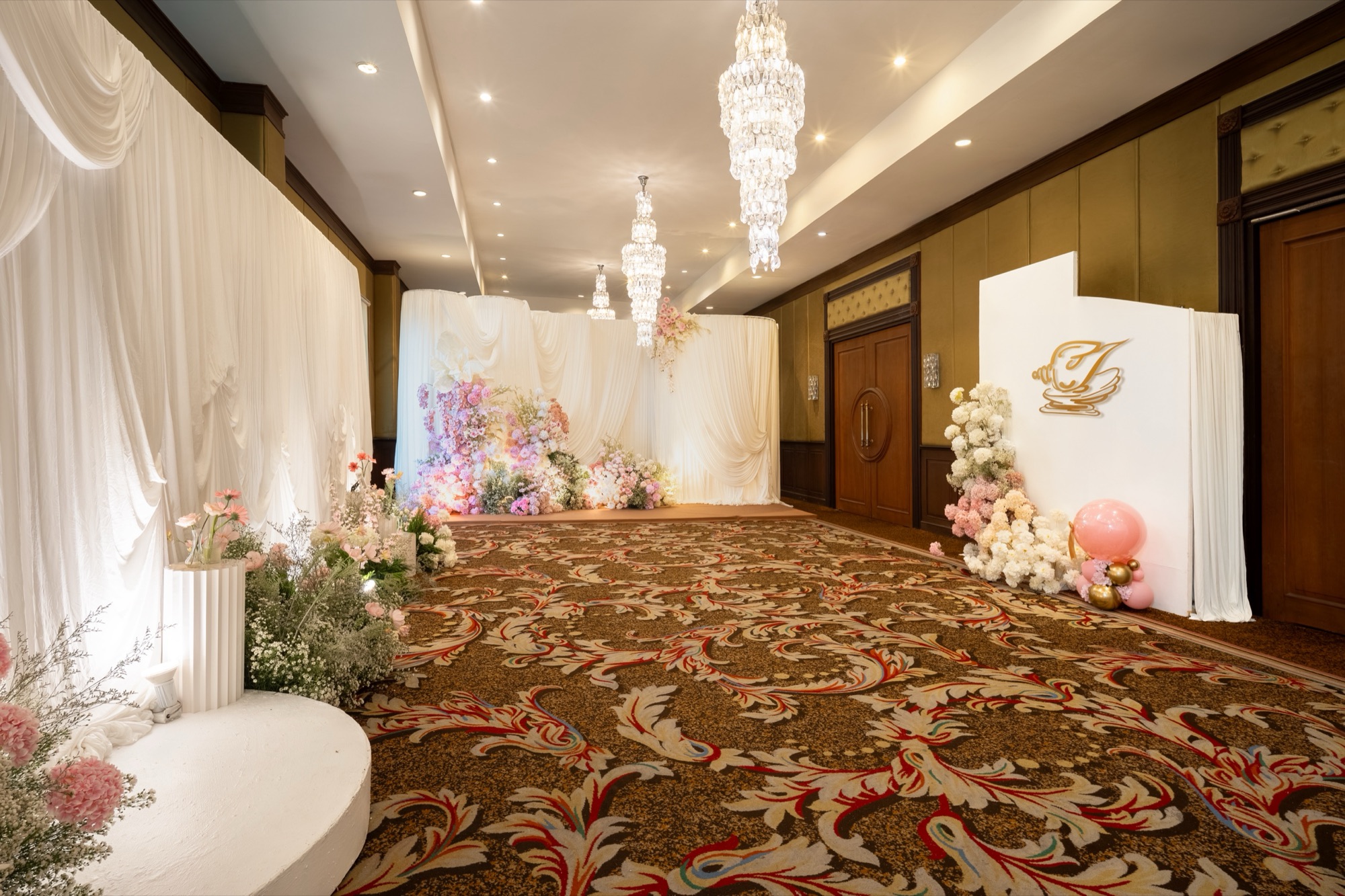 Wedding and banquet reception display at Sri U-Thong Grand Hotel